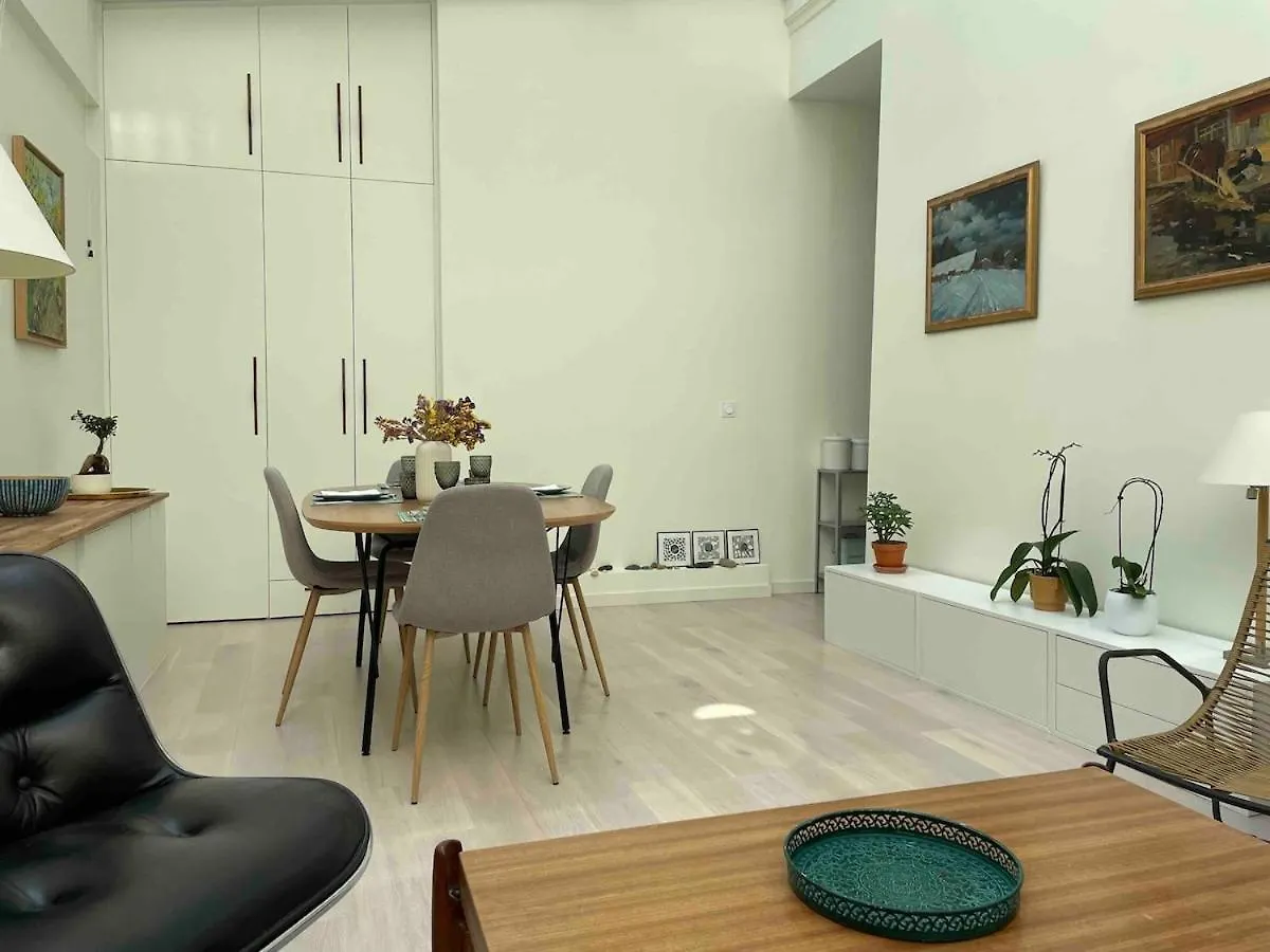Entire Apartment Jardin Du Luxembourg Paris France